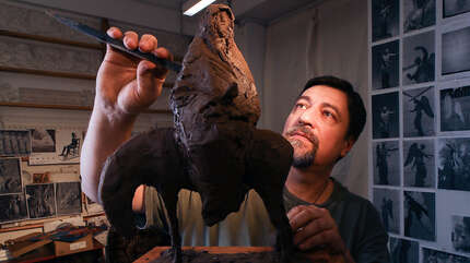 В скульптурной мастерской