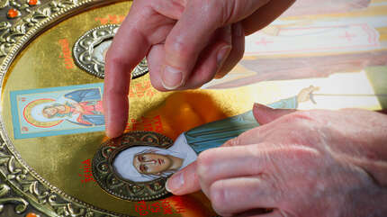 Иконоокладная мастерская: день за днем