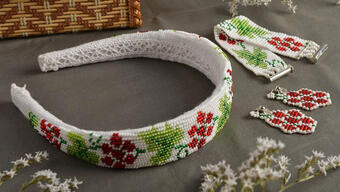 Украшения из бисера