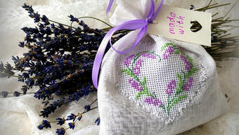 Маленькие вышивки цветов крестиком