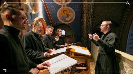 Когда в храме звучат особенно красивые песнопения?