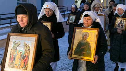 Ксения блаженная, помоги, родная!
