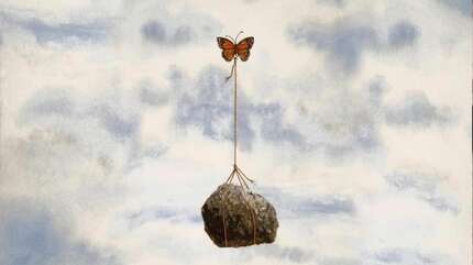 На верху стены