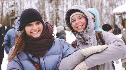 Радоваться нельзя унывать. Где вы поставите запятую?