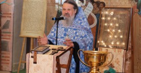 духовник монастыря отец Андрей Лемешонок