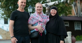 монахиня и семья