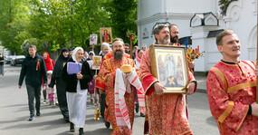 крестный ход в монастыре