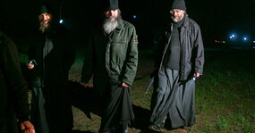 священники и монахи