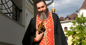 священник свято-елисаветинского монастыря