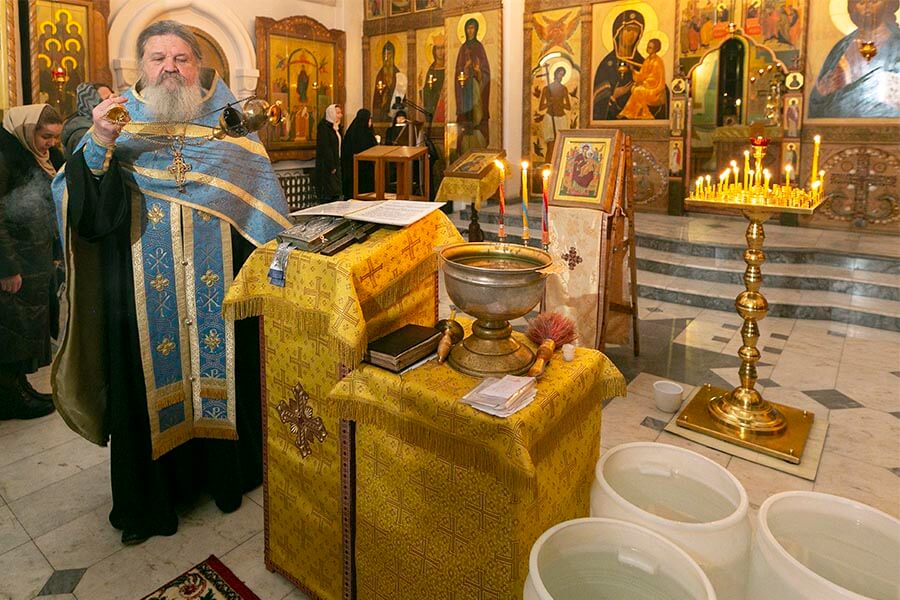 молебен
