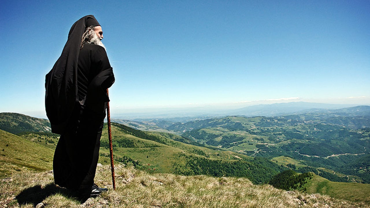 Православные монахи пустынники