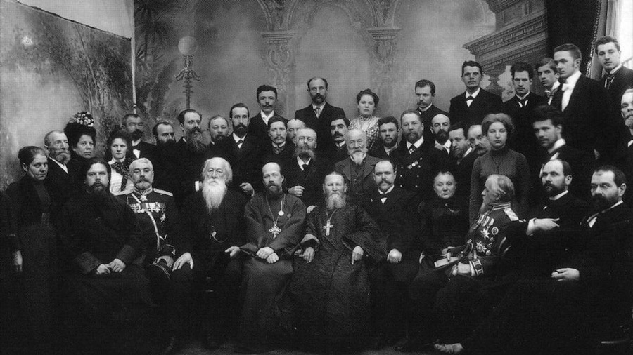 отец Иоанн Кронштадтский с почитателями