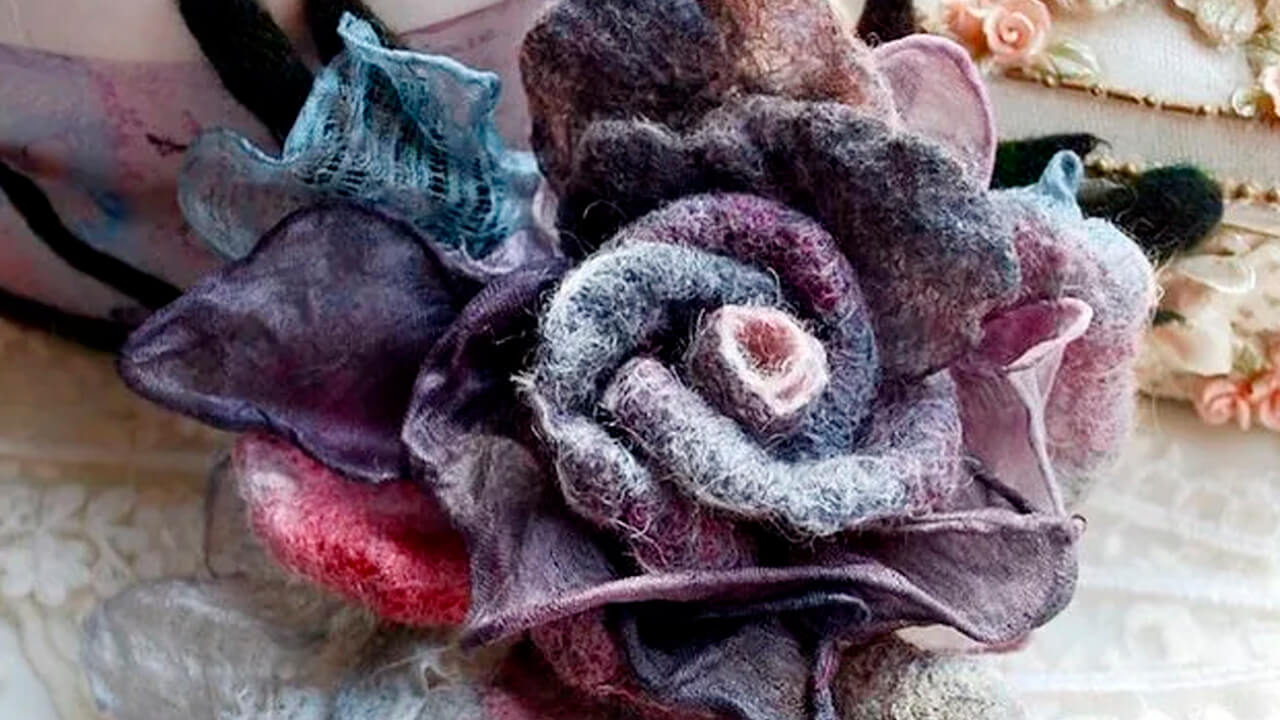 Удивительные украшения в технике мокрого валяния шерсти созданы на мастер-классе в Химках