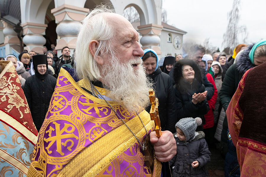 отец андрей на водосвятном молебне