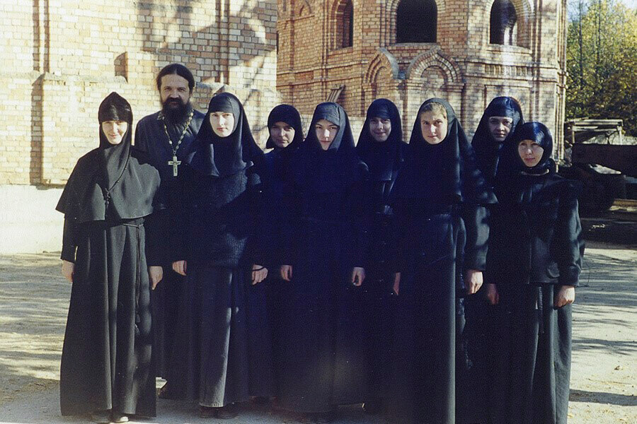 первые монахини