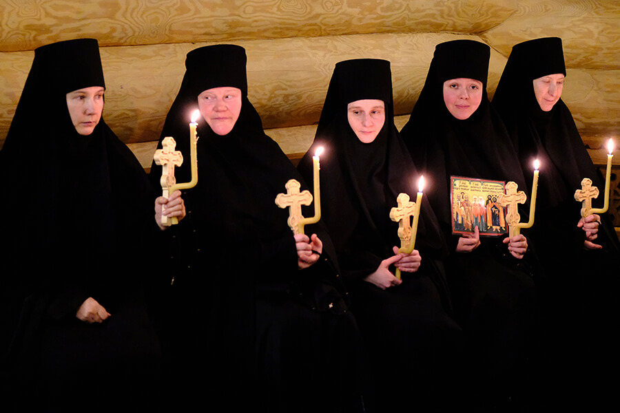 новопостриженные монахини