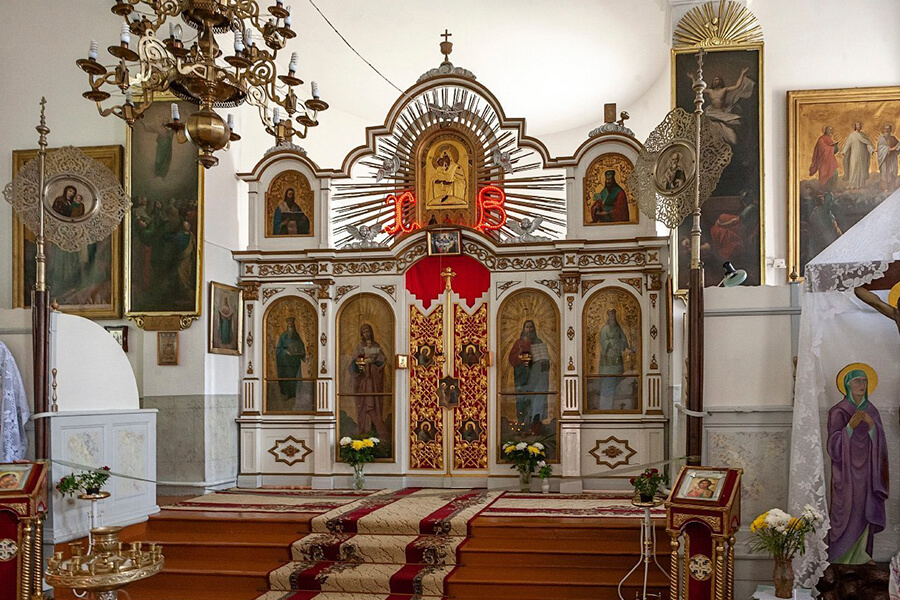 Иконостас Свято-Троицкой церкви в городе Мир