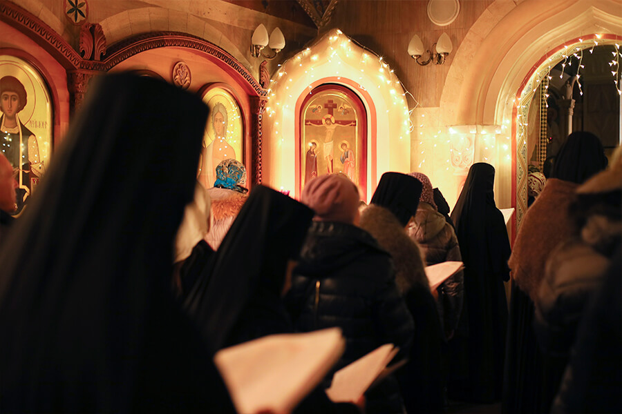 сестры Свято-Елисаветинского монастыря 