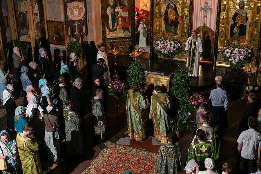 на праздничном богослужении