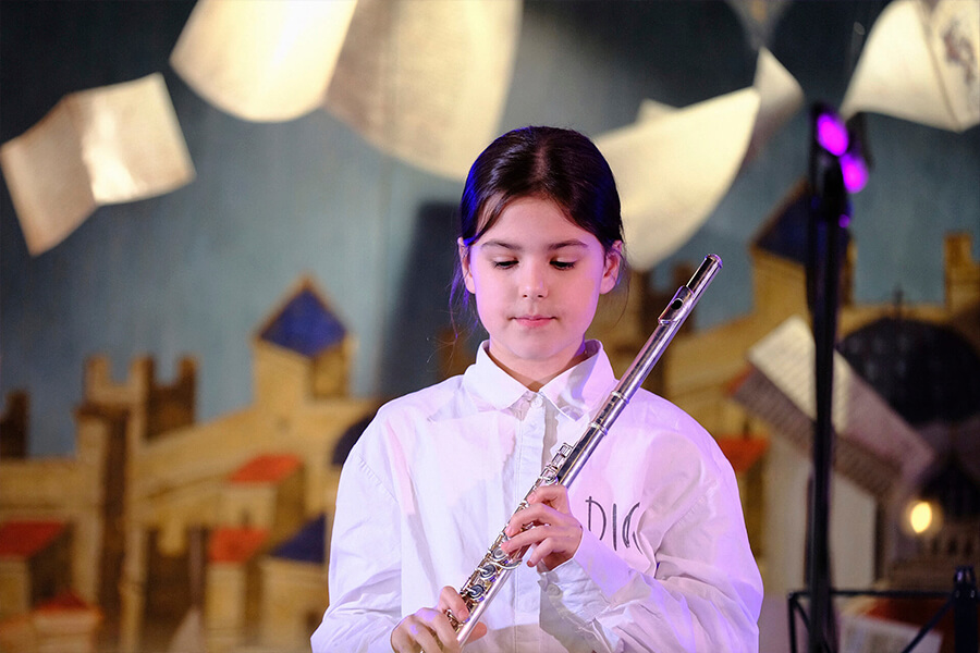 девочка с флейтой