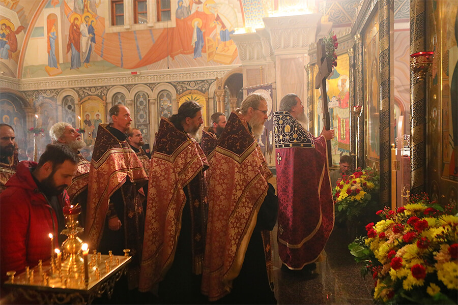 священники елизаветинского монастыря