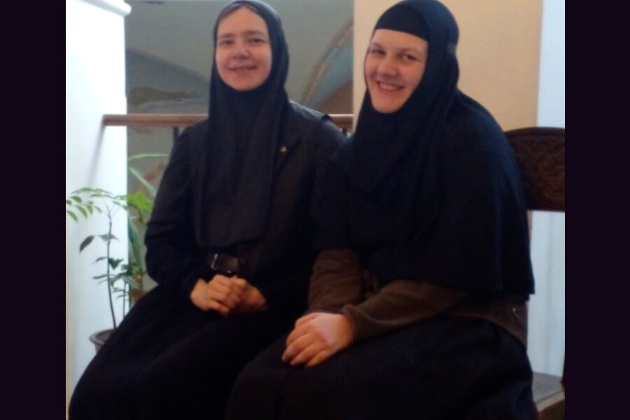 монастырские сестры