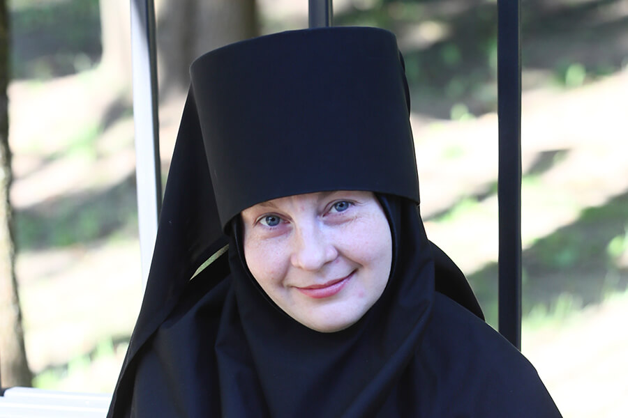 сестра свято-елисаветинского монастыря 