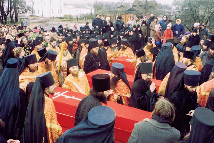 погребение трех Оптинских мучеников