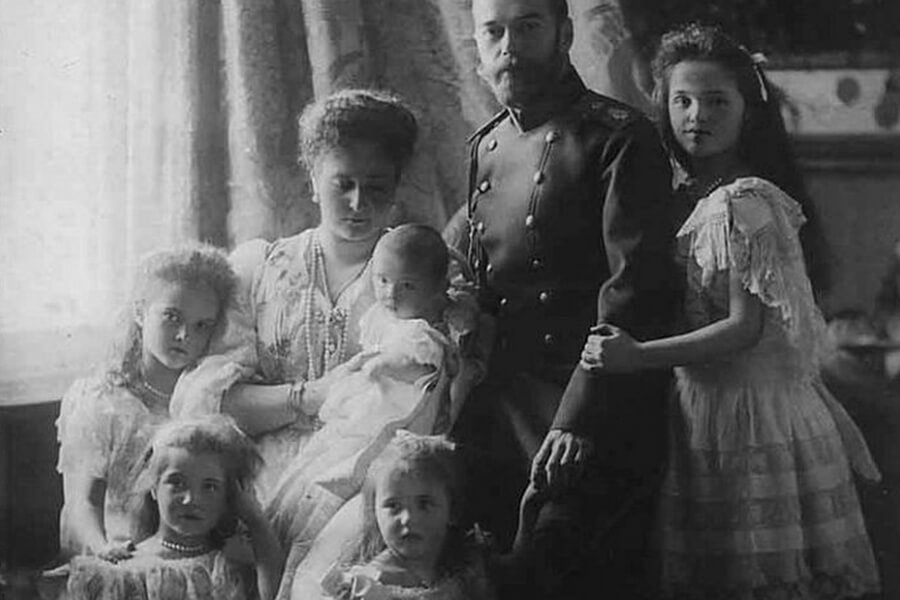царская семья с детьми