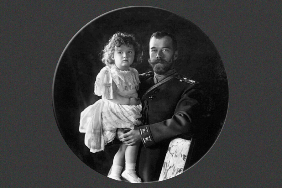 император николай с ребенком на руках