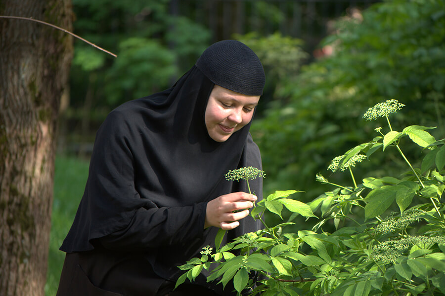 монахиня свято-елисаветинского монастыря