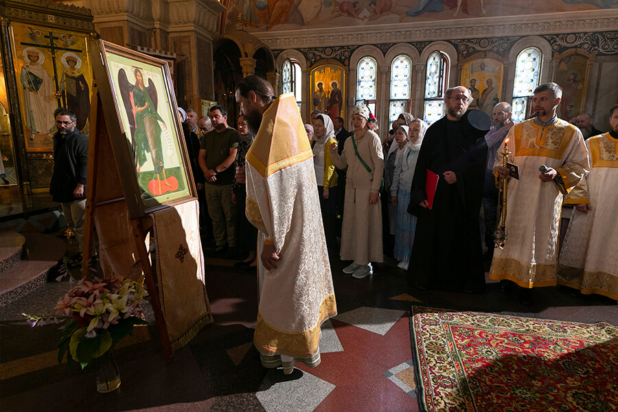 священник свято-елисаветинского монастыря