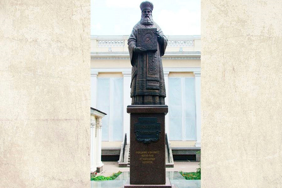 Памятник святителю Иннокентию в Одессе 