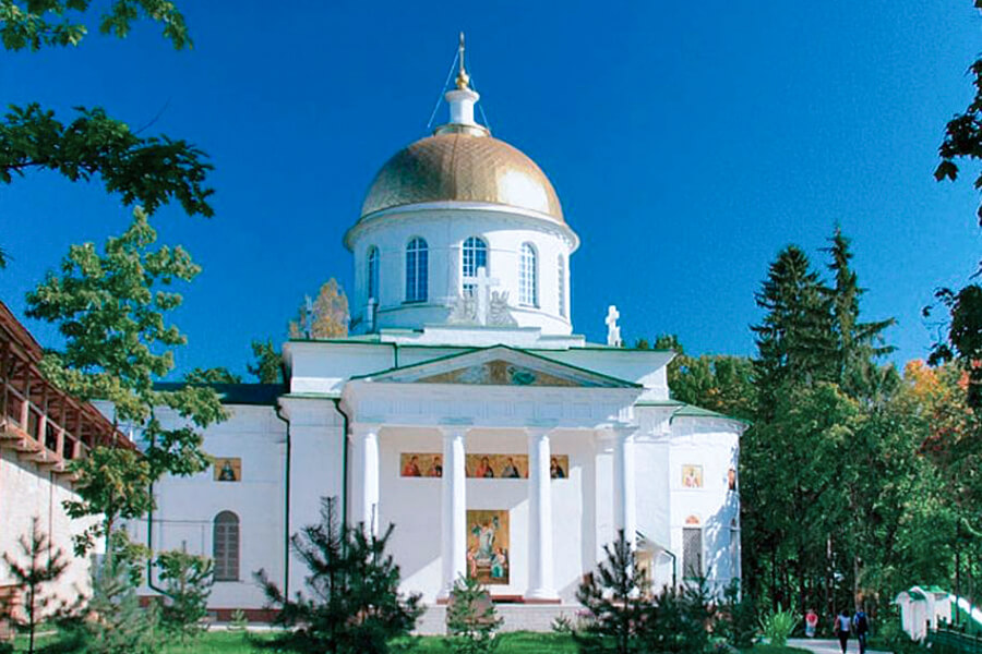 Михайловский собор Псково-Печерского монастыря 
