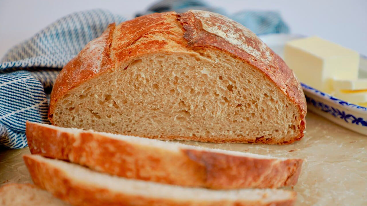 Домашний пшеничный хлеб на закваске