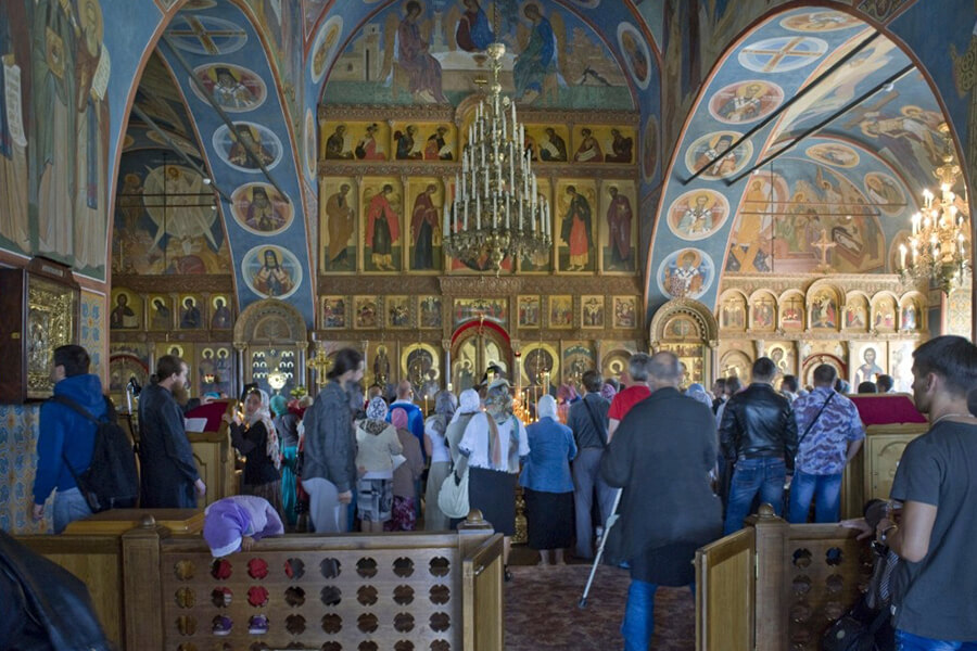 храм в оптиной пустыни