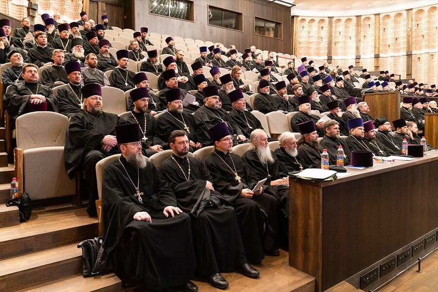 собрание священнослужителей