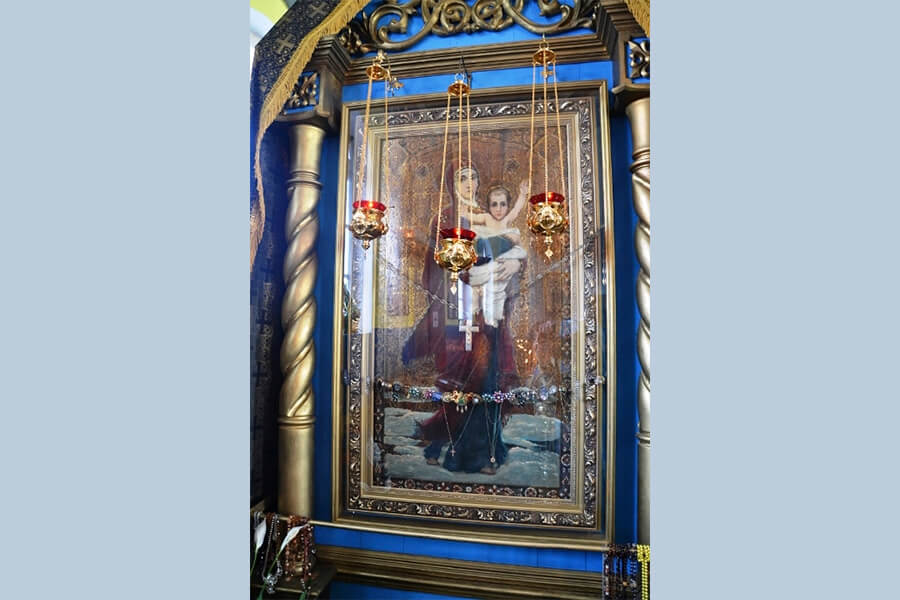 лампады перед иконой