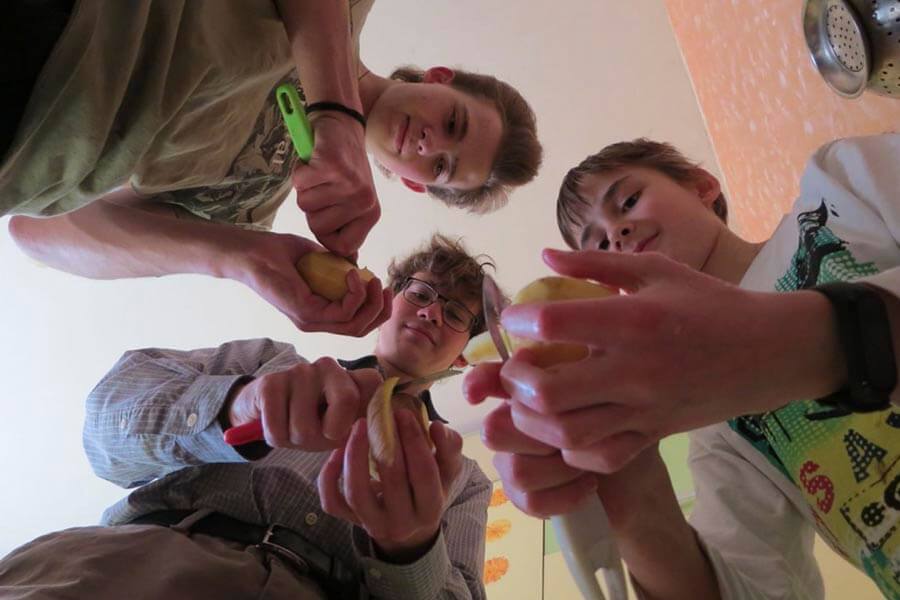 чистка картошки