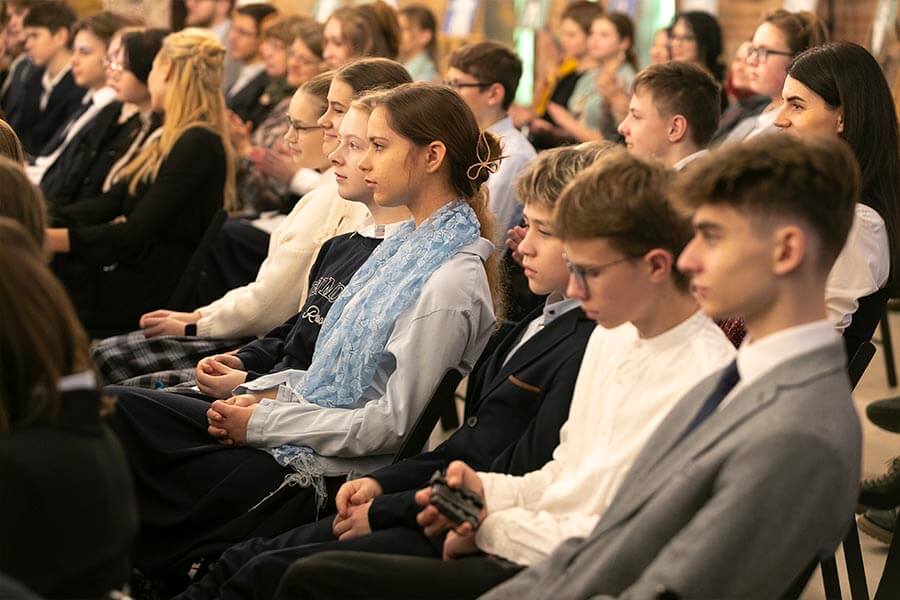 учащиеся на конференции