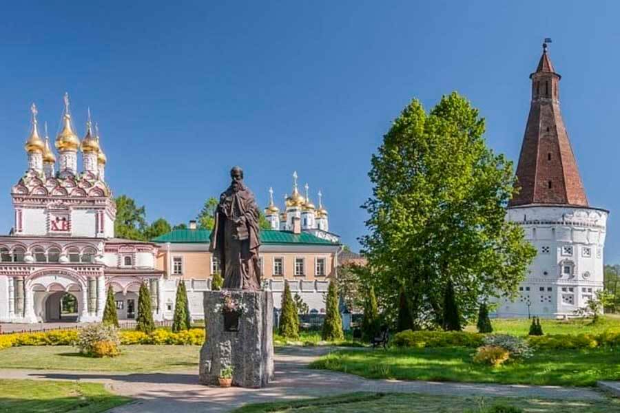 Памятник преподобному Иосифу 