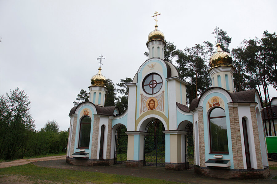 врата монастыря