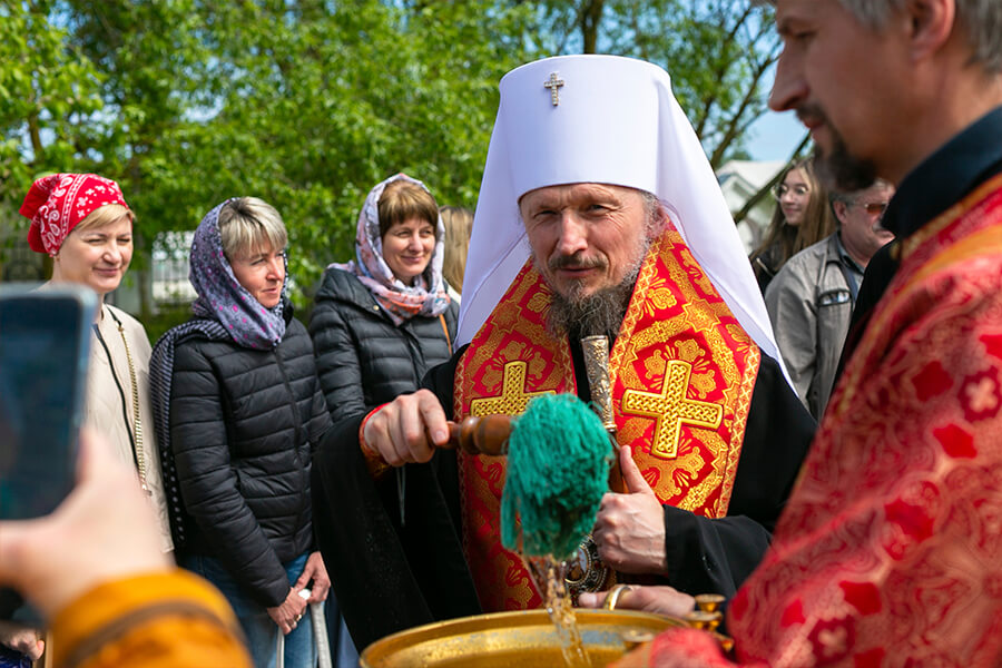 кропление святой водой
