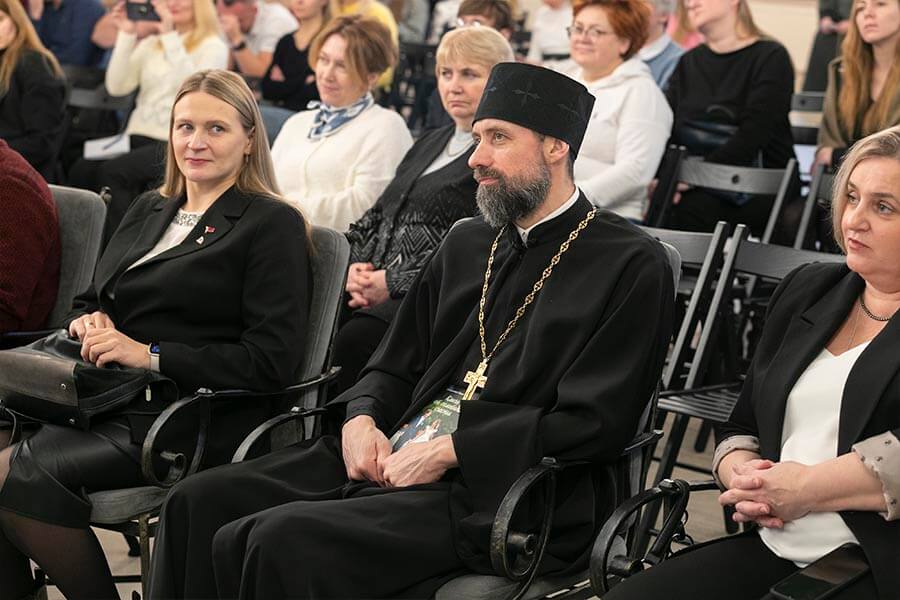 священник на форуме