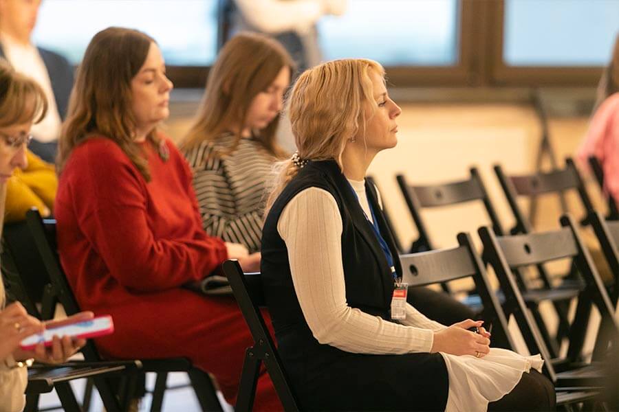 женщины на форуме