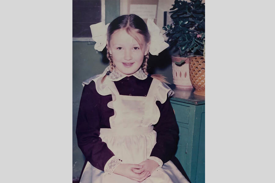 девочка в школьной форме