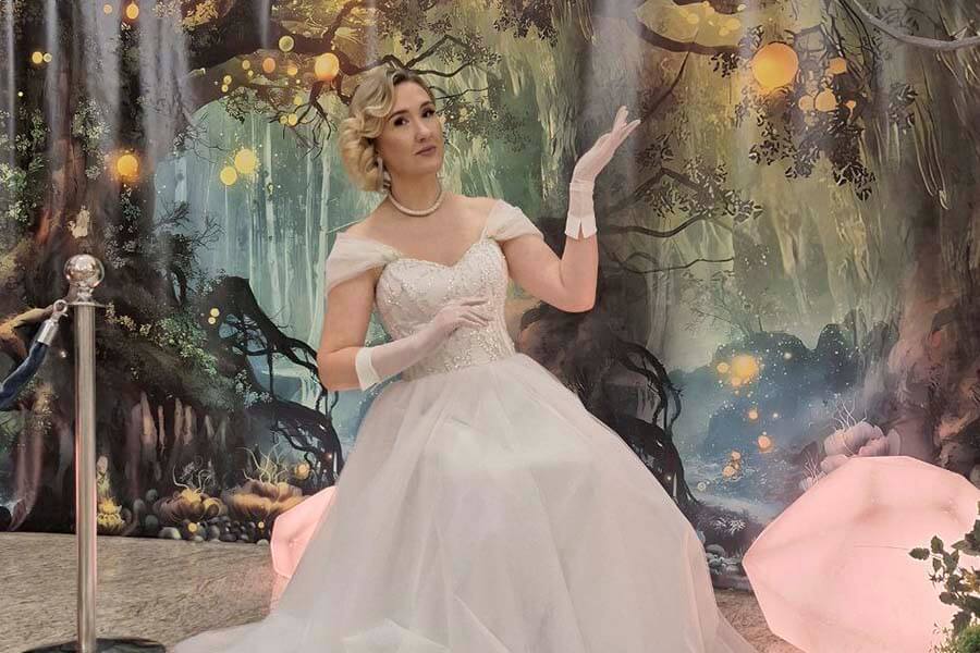 в бальном платье