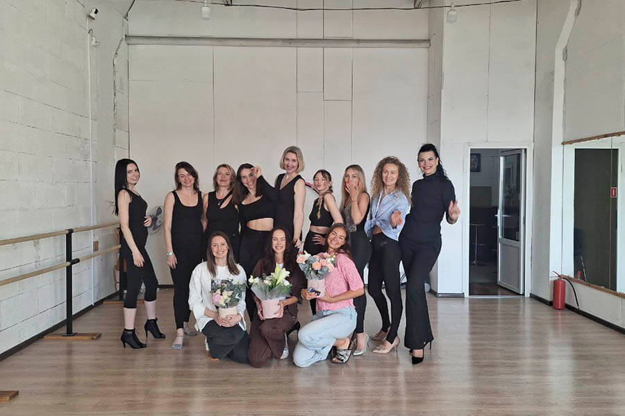 в танцевальном зале