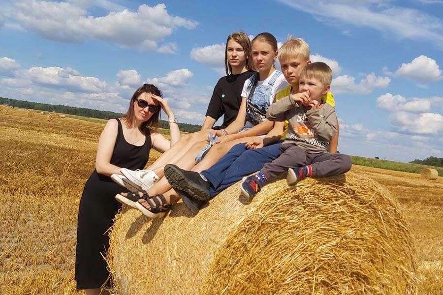 дети на сене