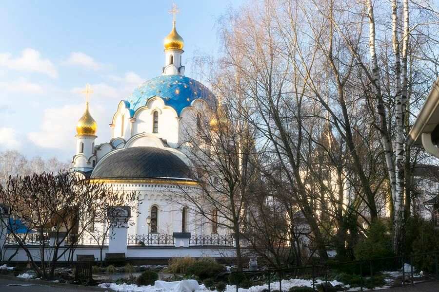 монастырский храм